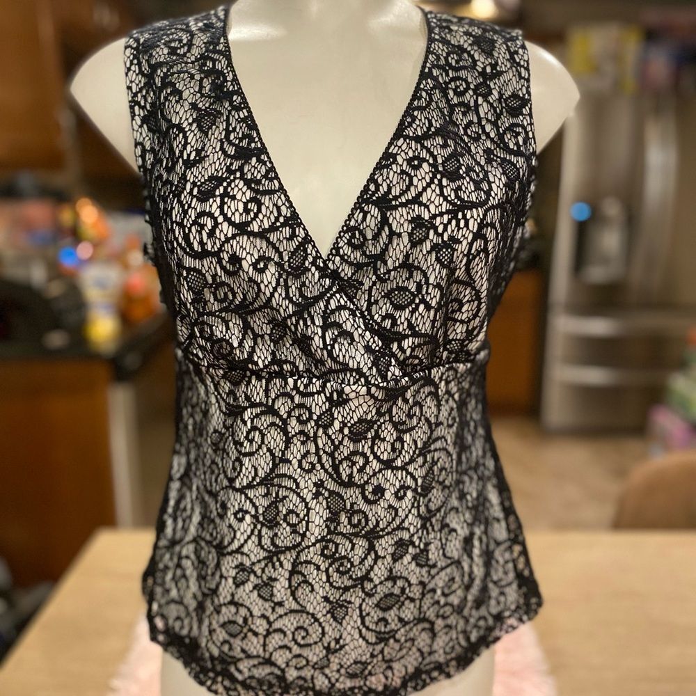AB Studio Tank Top Womens Medium Black Lace Overlay V-Neck Faux Wrap Sleeveless